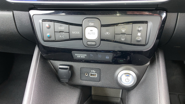 Nissan LEAF 110kW Acenta 40kWh 5dr Auto Electric Hatchback